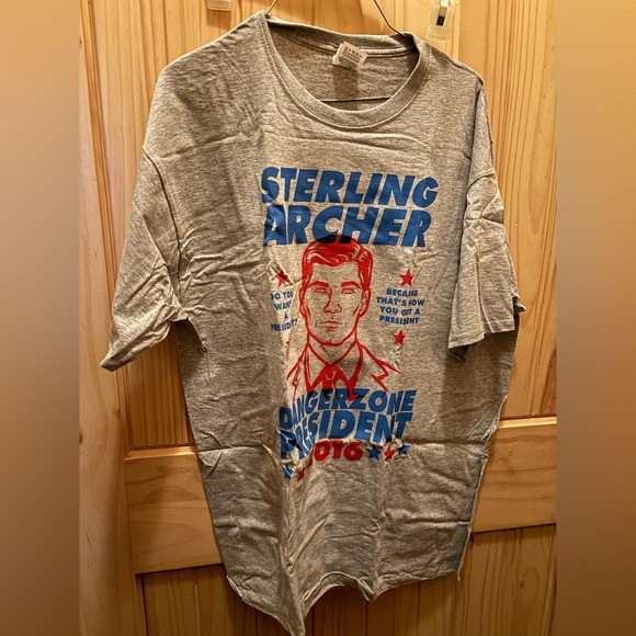 Loot crate Sterling Archer danger zone president 2016 T-shirt size XL - Picture 1 of 4